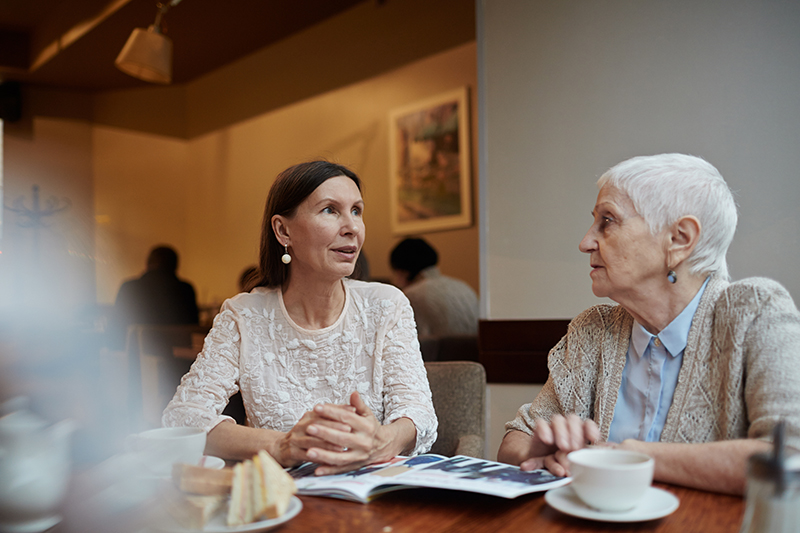 Gentle reminders can be helpful when talking with dementia patients.