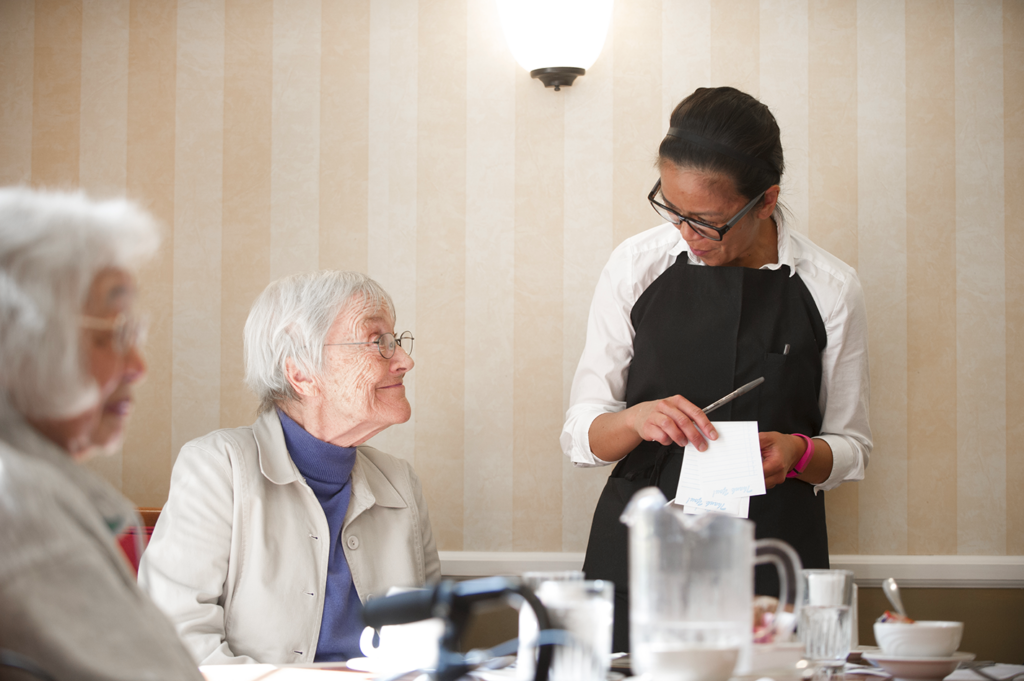 Dining | Elder Care Alliance