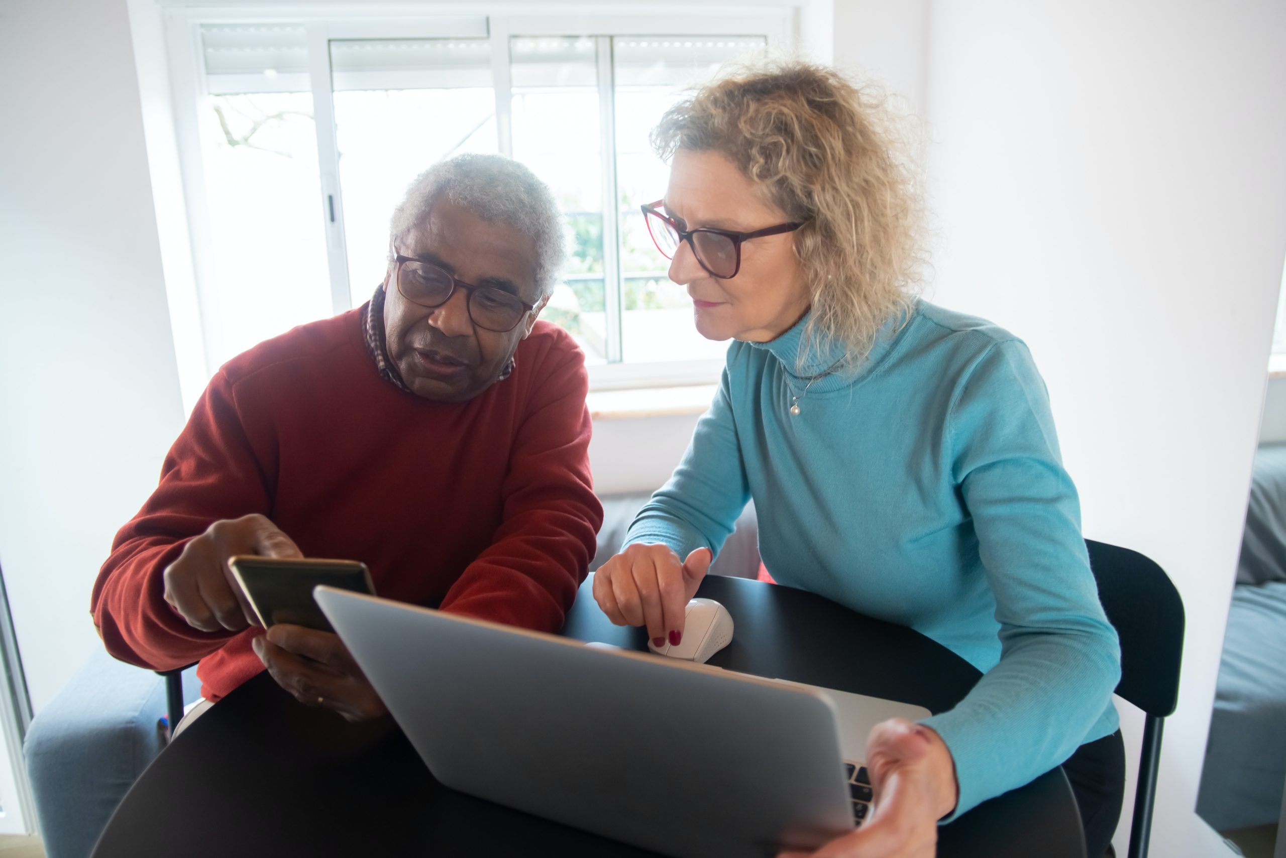 Financial Tips for Seniors in the Digital Age