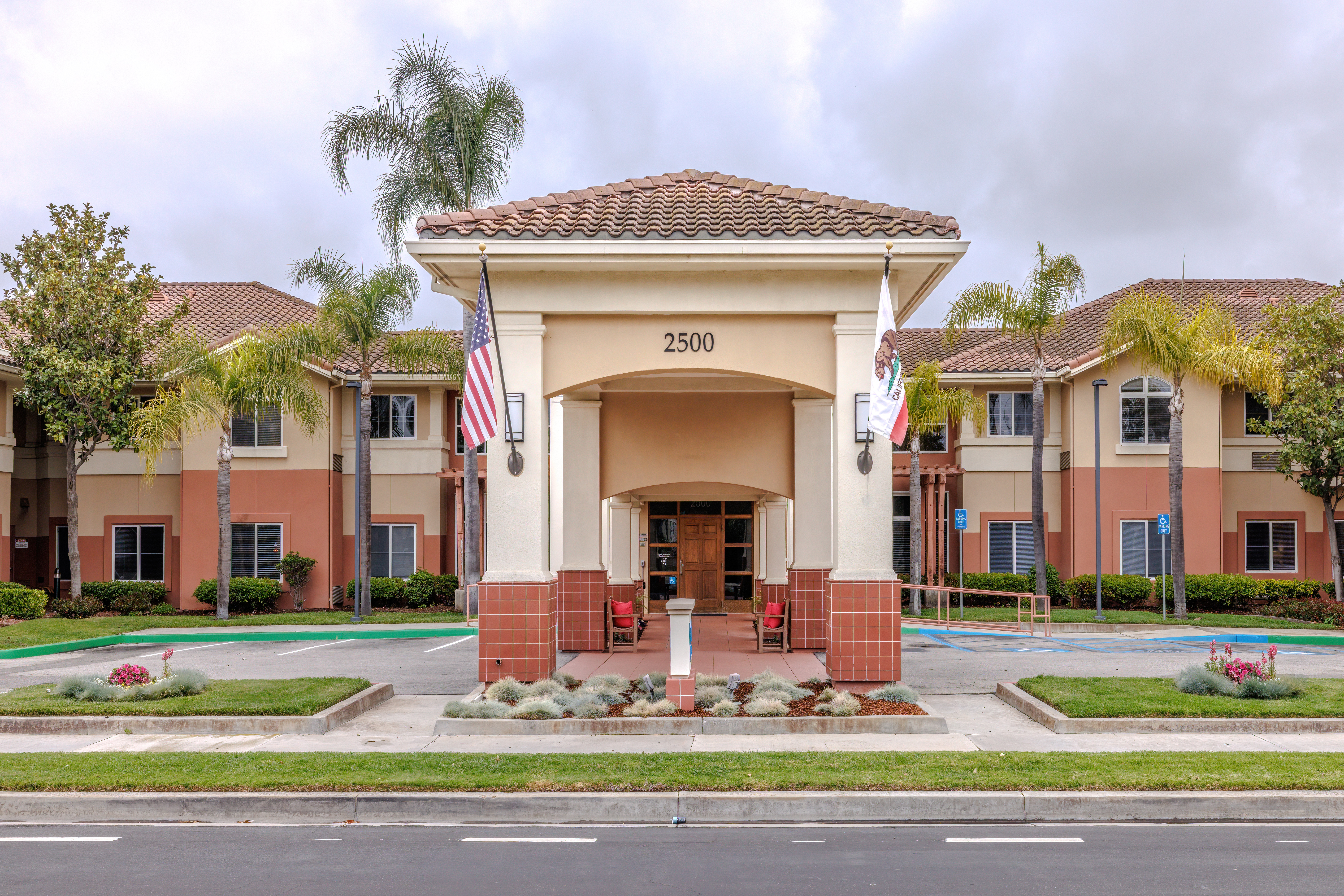 AlmaVia of Camarillo Named Best Assisted Living Community for 2025 by The Camarillo Acorn
