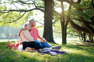 What are the health benefits of outdoor activities for seniors​?