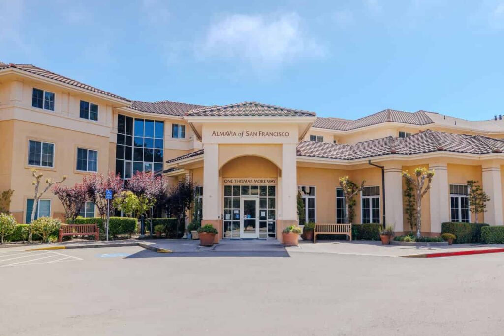A picture of the exterior of Alma Via of San Francisco, an assisted living facility.