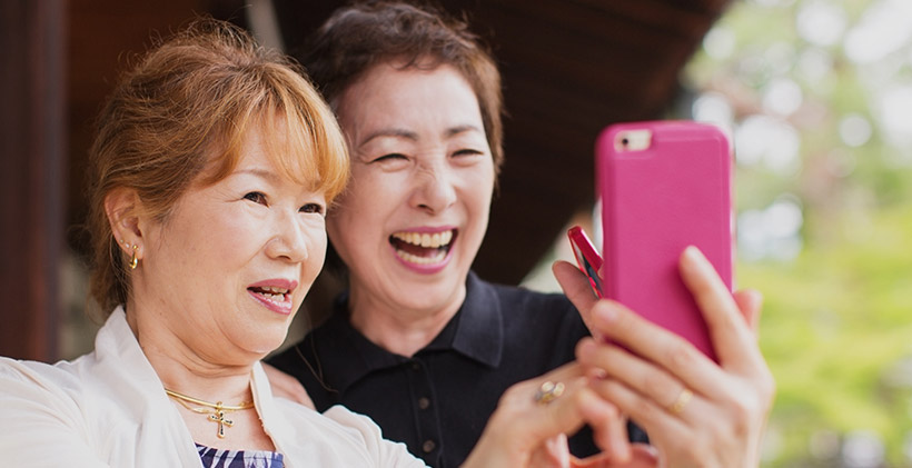Tips for Seniors Who Want to Dive into Social Media